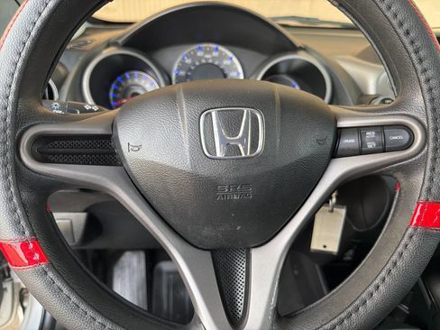 Used 2011 Honda Fit image 12