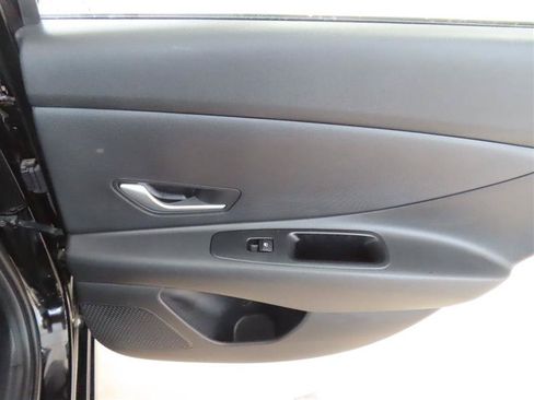 Used 2023 Hyundai Elantra SEL FWD image 28