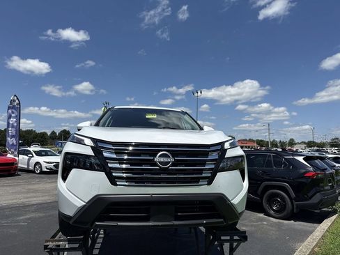 Used 2026 Nissan Rogue SV w/ Cold Weather Package AWD/4WD image 16