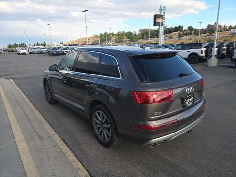 Used 2017 Audi Q7 3.0T Prestige AWD/4WD image 5