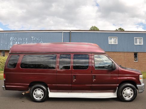 Used 2010 Ford E-350 and Econoline 350 XL image 9