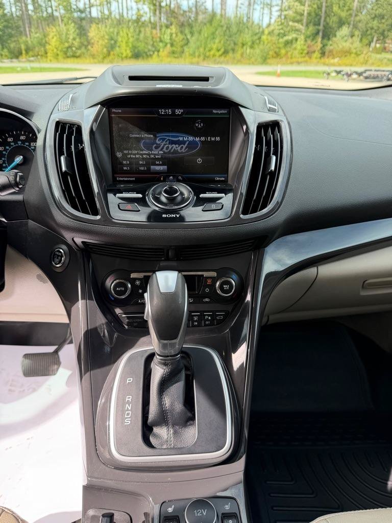 Used 2014 Ford Escape Titanium w/ Equipment Group 401A AWD/4WD image 11