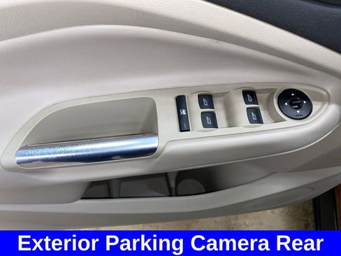 Used 2017 Ford Escape SE AWD/4WD image 9