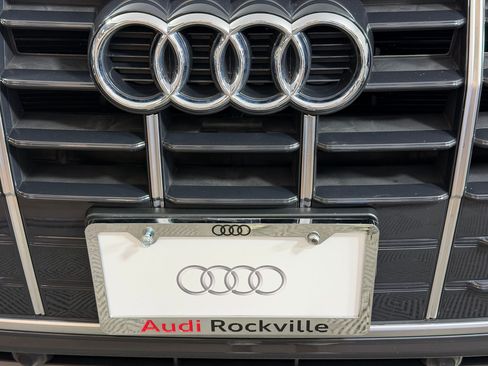 Used 2023 Audi Q5 2.0T Premium w/ Convenience Package AWD/4WD image 26