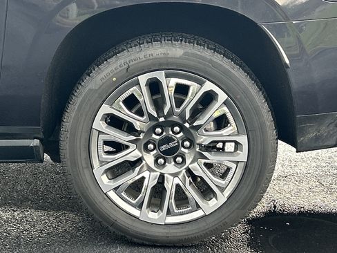 Used 2023 GMC Yukon XL Denali Ultimate AWD/4WD image 35