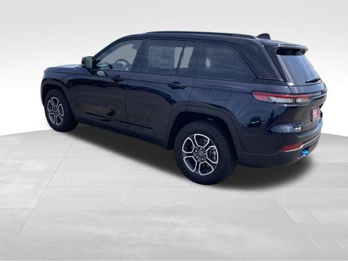 New 2024 Jeep Grand Cherokee Trailhawk w/ Luxury Tech Group III image 3