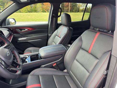 Used 2024 Chevrolet Traverse RS w/ LPO, Floor Liner Package image 12