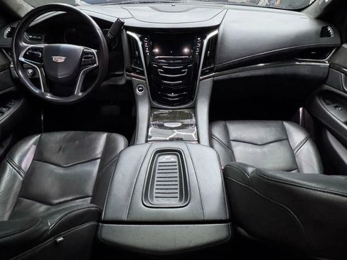 Used 2018 Cadillac Escalade ESV Platinum image 3