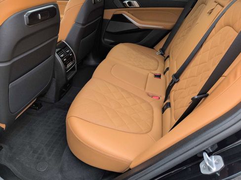 Used 2025 BMW X5 xDrive40i w/ M Sport Package image 21