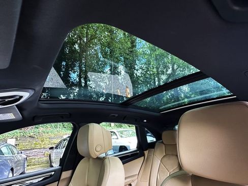 Used 2018 Porsche Macan Sport Edition w/ Driver Memory Package image 33