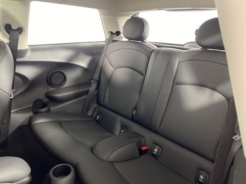 Certified 2022 MINI Cooper 2-Door Hardtop image 23