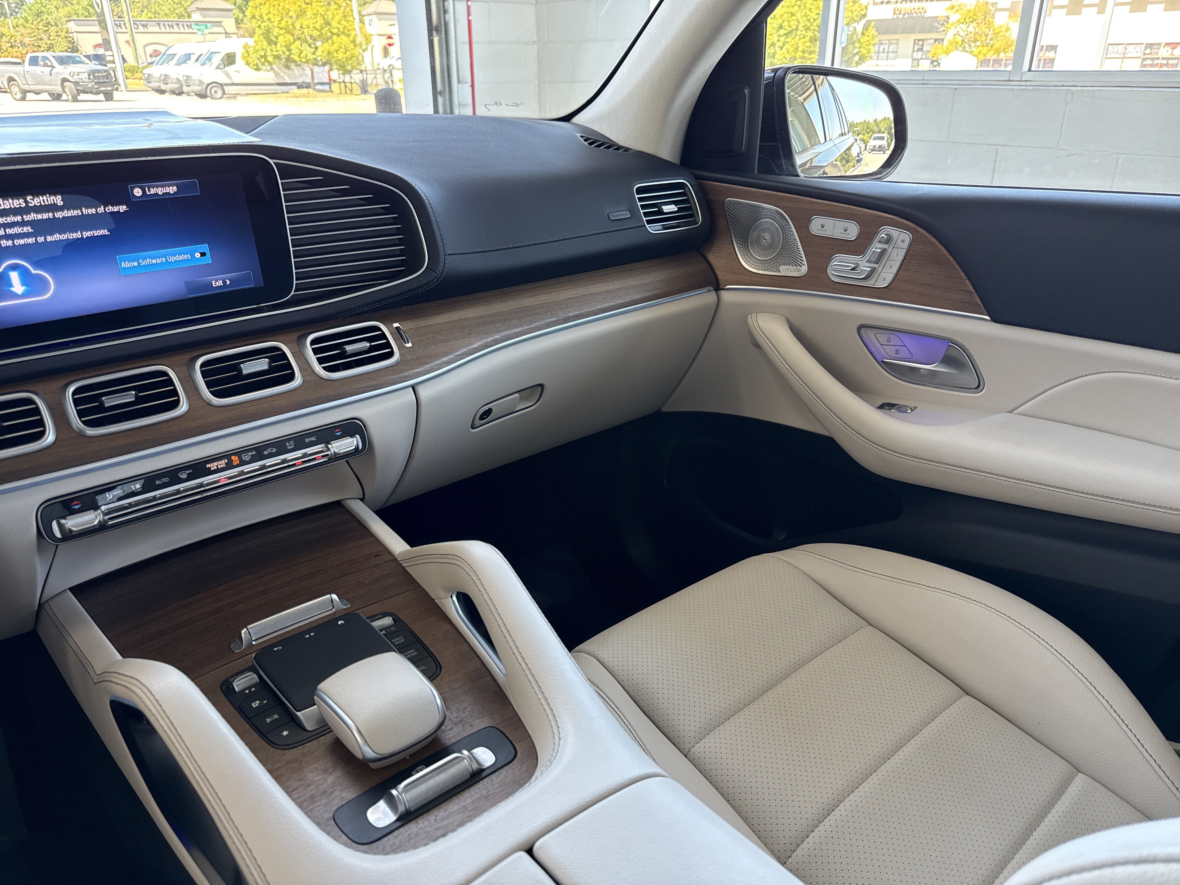 Certified 2024 Mercedes-Benz GLS 450 4MATIC image 40