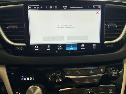 Used 2024 Chrysler Pacifica Touring-L FWD image 17