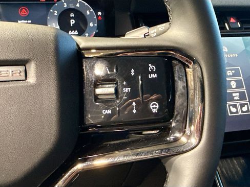 Used 2025 Land Rover Range Rover Evoque Dynamic SE image 38