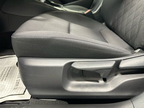 Used 2025 Toyota Corolla LE FWD image 12