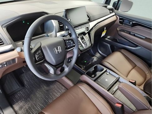 New 2026 Honda Odyssey Touring image 13