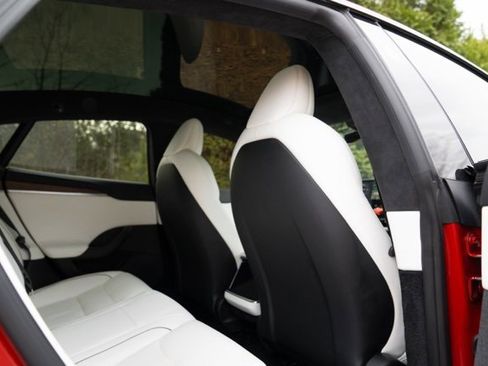 Used 2021 Tesla Model S Plaid image 35