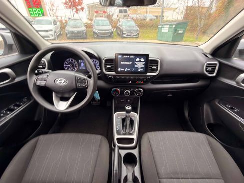 Used 2020 Hyundai Venue SE image 11