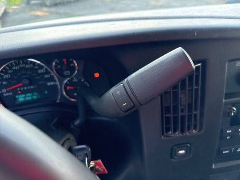 Used 2018 GMC Savana 2500 w/ Communications Package image 33