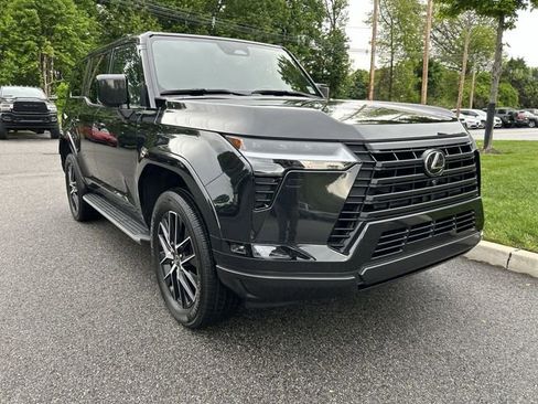Used 2024 Lexus GX 550 w/ Cold Area Package AWD/4WD image 2
