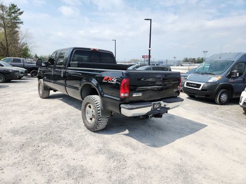 Used 2006 Ford F250 Lariat image 3