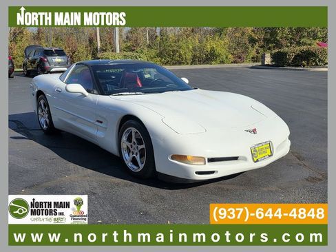 Used 2004 Chevrolet Corvette Coupe w/ Preferred Equipment Group image 1