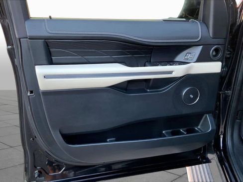 Used 2019 Ford Expedition Platinum AWD/4WD image 21