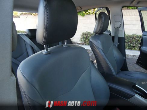 Used 2014 Toyota Prius Four w/ Solar Roof Package FWD image 31