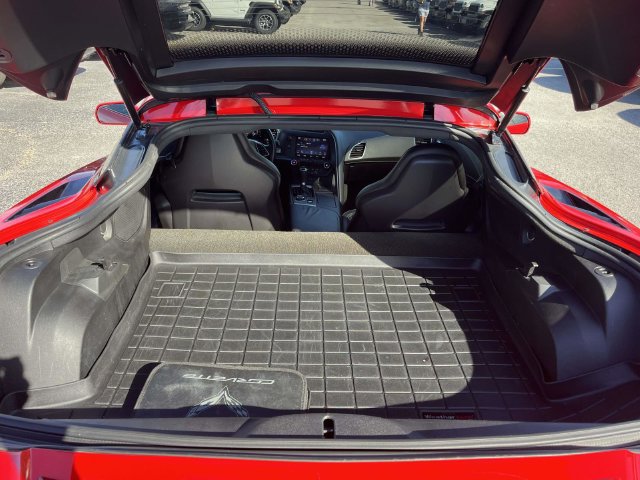 Used 2017 Chevrolet Corvette Stingray Coupe w/ 1LT RWD image 17