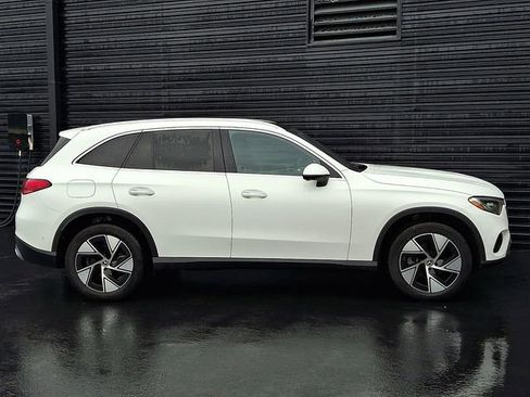 Used 2024 Mercedes-Benz GLC 300 4MATIC image 8