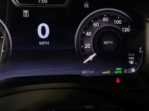 Used 2025 RAM 1500 Limited AWD/4WD image 16