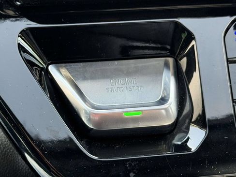 Used 2025 GMC Sierra 1500 AT4 w/ AT4 Premium Package AWD/4WD image 8