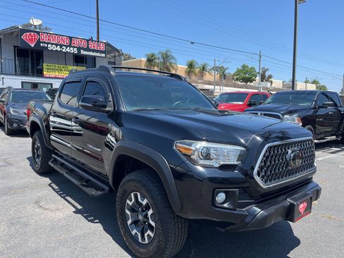 Used 2018 Toyota Tacoma TRD Off-Road image 4