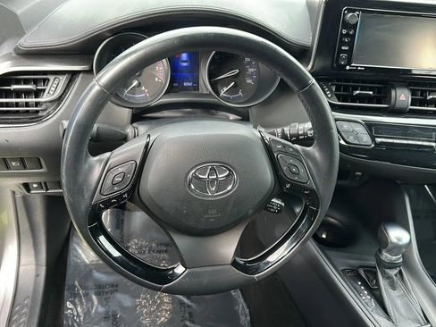 Used 2018 Toyota C-HR XLE image 28
