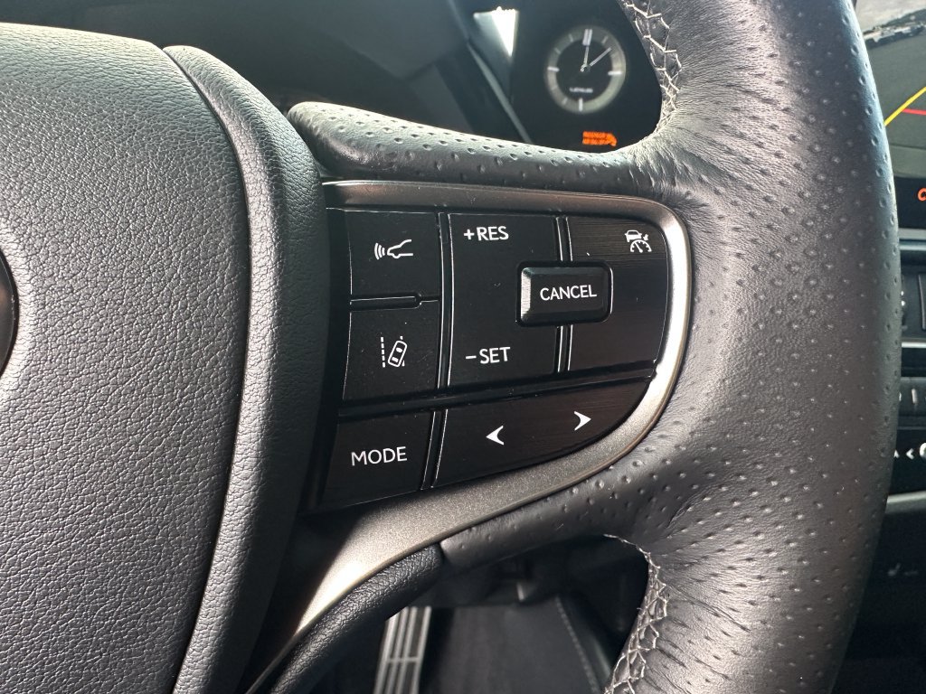 Used 2023 Lexus ES 350 F Sport w/ Accessory Package (Z2) FWD image 21