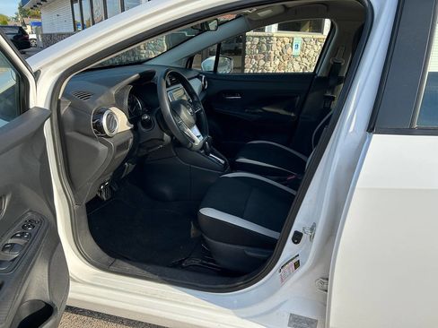 Used 2021 Nissan Versa SV image 8