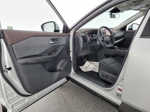Used 2023 Nissan Rogue SV FWD image 20