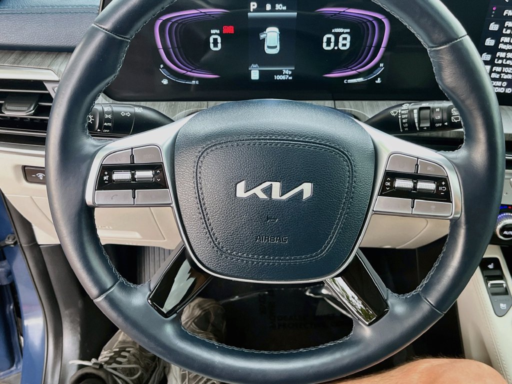 Used 2025 Kia Telluride EX w/ EX Captain's Chair Package AWD/4WD image 11