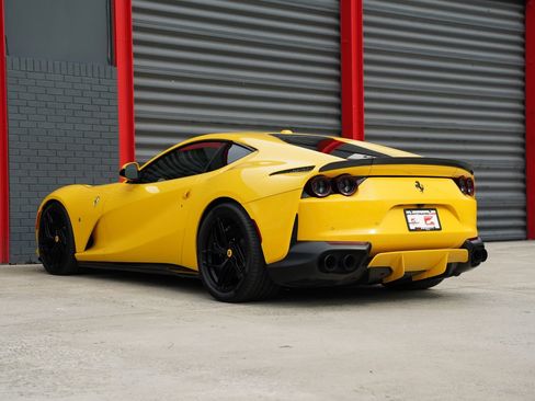 Used 2019 Ferrari 812 Superfast RWD image 20