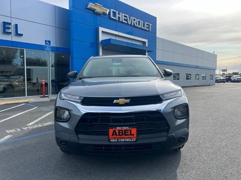 Used 2021 Chevrolet TrailBlazer LS FWD image 2