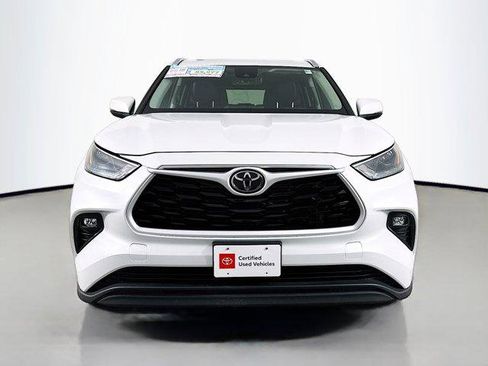 Certified 2024 Toyota Highlander XLE AWD/4WD image 2
