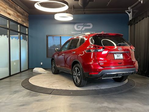 Used 2020 Nissan Rogue SV w/ Sun & Sound Touring Package AWD/4WD image 5
