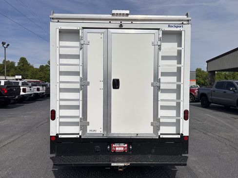 Used 2024 Ford E-450 and Econoline 450 Super Duty w/ Power Windows & Locks Group RWD image 6