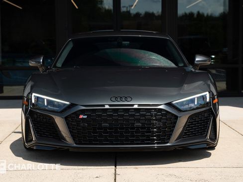 Used 2020 Audi R8 V10 w/ Carbon Exterior Package image 5