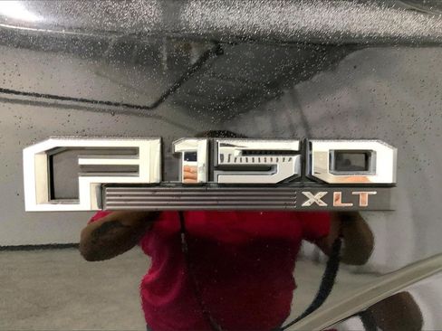 Used 2019 Ford F150 XLT w/ Equipment Group 302A Luxury image 9