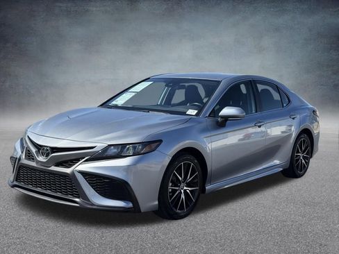 Used 2024 Toyota Camry SE image 8