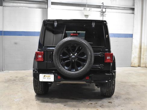 Used 2021 Jeep Wrangler Unlimited Sahara image 25