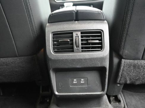 Used 2024 Nissan Rogue SL AWD/4WD image 16
