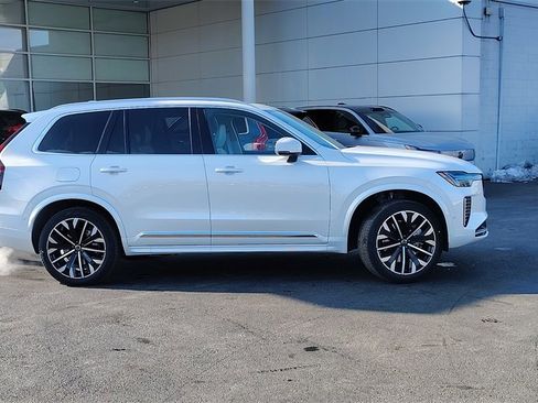 New 2026 Volvo XC90 T8 Ultra image 2