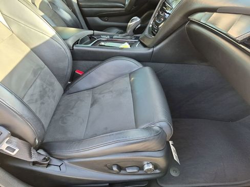 Used 2018 Cadillac CTS V w/ Luxury Package image 16